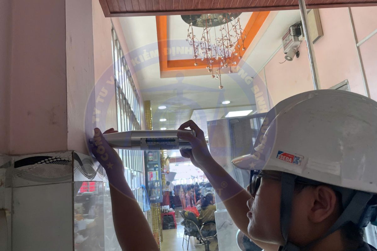 Chi phí kiểm định nhà phố lắp pin năng lượng mặt trời